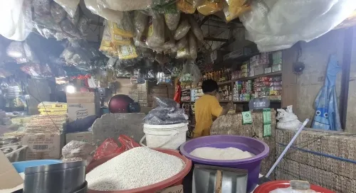 Beras Oplosan Dibongkar, Omset Penjualan Beras di Pasar Tradisional Alami Peningkatan.