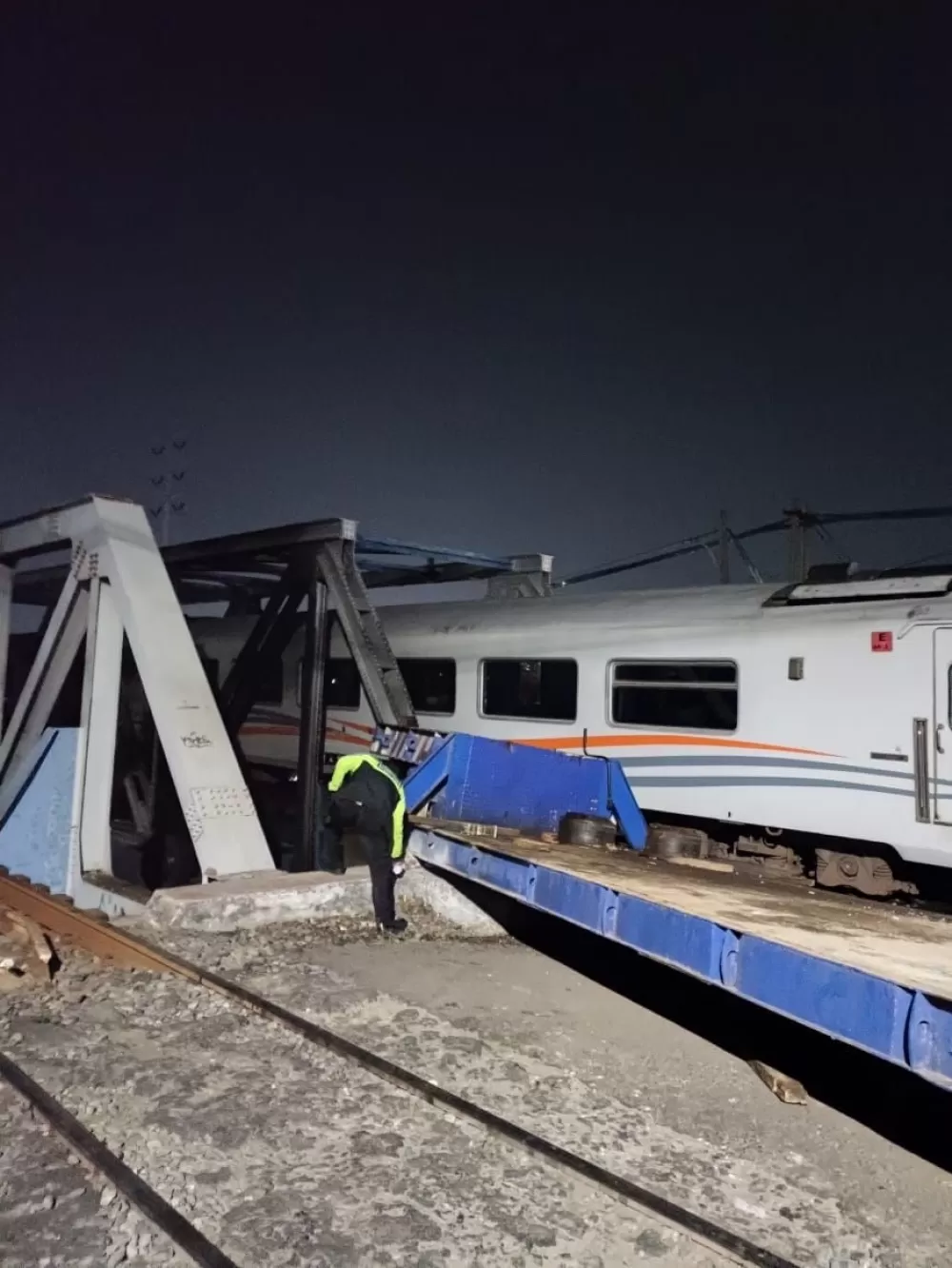 Sopir Sempat Minta Tolong Sebelum Truk Ditabrak KA Brantas di Semarang