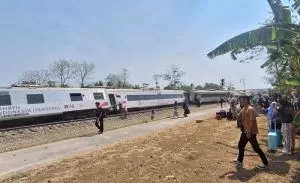 Kereta Argo Semeru Anjlog di Wates, Sejumlah Gerbong Terguling dari Lintasan