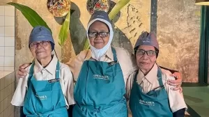 Serasa di Rumah Nenek, Kedai Kopi ini Pegawainya Lansia