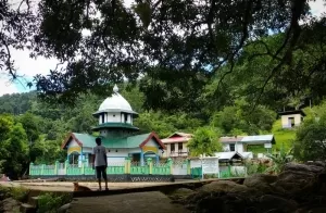 Patimburak, Masjid di Papua Barat yang Berusia Lebih Dari Satu Abad