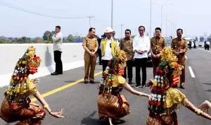 Jokowi Resmikan Jalan Tol Indralaya-Prabumulih, Kini Palembang-Lampung 3,5 jam
