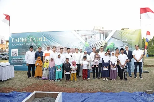 Diawali Dengan Santunan Yatim Piatu, Padre Padel Akan Dibuka di Duri Kosambi Jakarta Barat