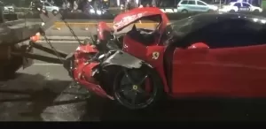 Ferrari Seruduk 5 Kendaraan di Lampu Merah Bundaran Senayan, 2 Orang Luka-luka