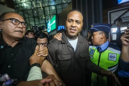 Hari Pertama Kluivert, Dari Perkenalan Resmi Hingga Makan Malam dengan Pemain