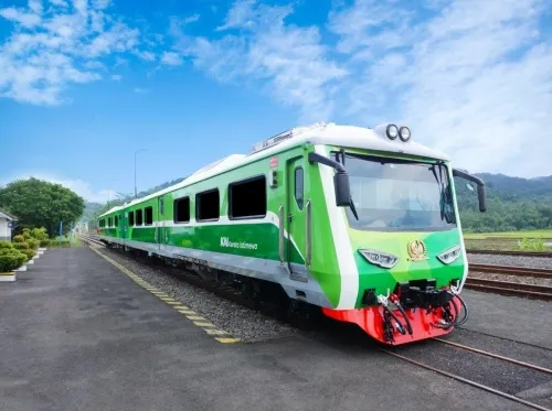 Kereta Wisata: Pengalaman Mewah Menjelajahi Alam Indonesia