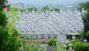 Vihara Patung Seribu: Keajaiban Wisata Religi di Kepulauan Riau