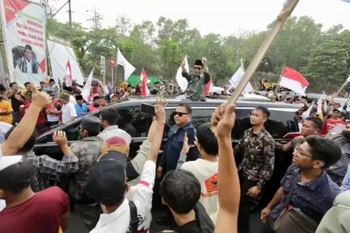 Sambutan Meriah oleh Warga Madura saat Kepulangan Mahfud MD ke Kampung Halaman