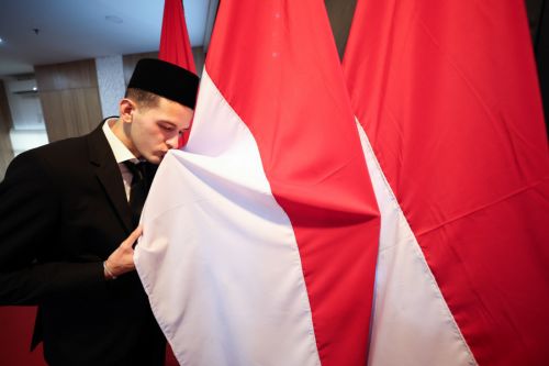Justin Quincy Hubner melakukan pengambilan sumpah dan janji setia pewarganegaraan Republik Indonesia di Kanwil Kemenkumham DKI Jakarta, Rabu (6/12)