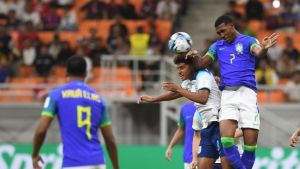 Brasil menang tipis 2-1 atas Inggris pada laga ketiga grup C Piala Dunia U-17 2023 di Jakarta International Stadium (JIS), Jumat (17/11)