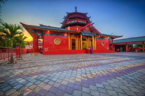 Masjid di Indonesia yang mengadopsi gaya arsitektur Cina 